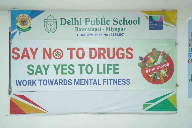 SAY NO TO DRUGS SAY YES TO LIFE GRADE VIII
